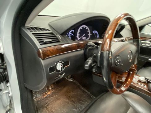 Used 2013 Mercedes-Benz S 550 4MATIC w/ Sport Pkg image 36