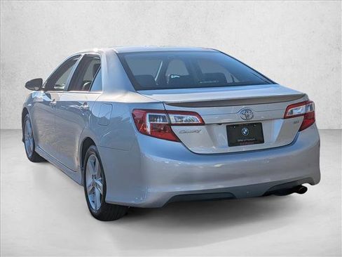 Used 2014 Toyota Camry SE image 8