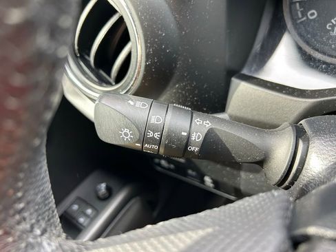 Certified 2021 Toyota Tacoma TRD Off-Road AWD/4WD image 23