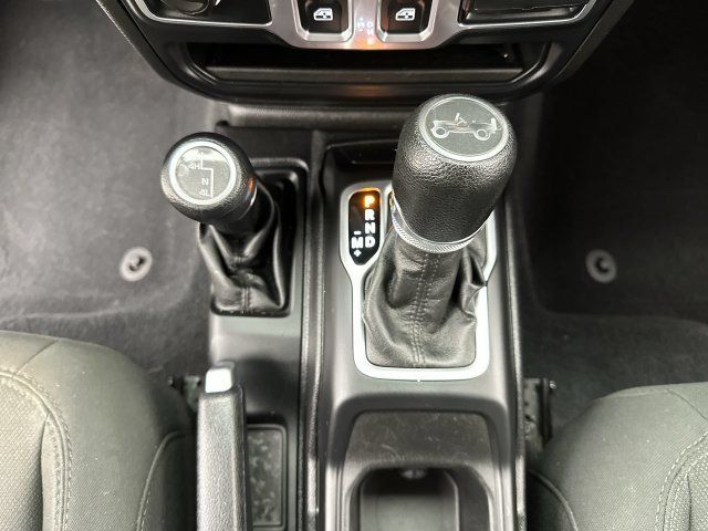 Used 2018 Jeep Wrangler Sport AWD/4WD image 19
