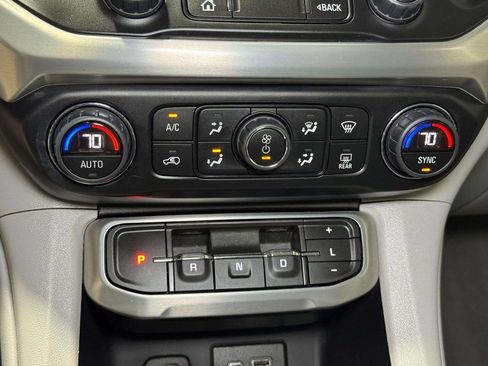 Used 2023 GMC Acadia SLE w/ Driver Convenience Package AWD/4WD image 8