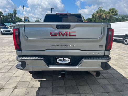 Used 2024 GMC Sierra 2500 Denali w/ Denali Reserve Package AWD/4WD image 5