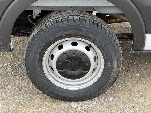 New 2026 Ford Transit 250 T-250 Med Rf 9150 GVWR RWD image 4