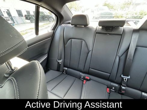 Used 2025 BMW 330i Sedan image 12