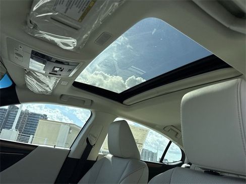 New 2025 Lexus ES 350 w/ Premium Package image 22