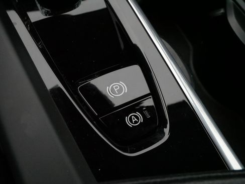 Used 2023 Volvo XC60 B5 Core image 31