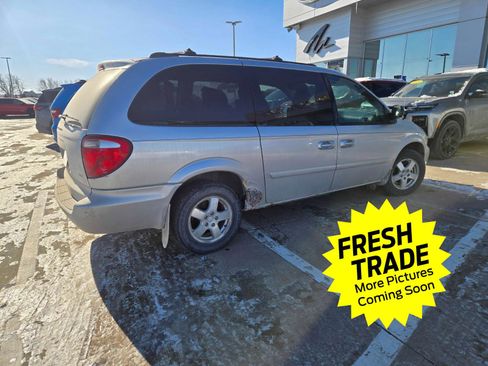 Used 2005 Dodge Grand Caravan SXT image 4