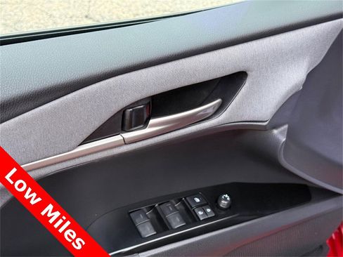 Used 2025 Toyota Camry LE image 18