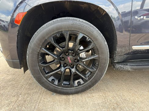 Used 2023 GMC Yukon XL SLT RWD image 9