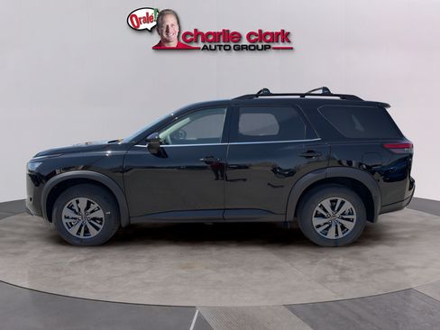 Certified 2025 Nissan Pathfinder SV FWD image 3
