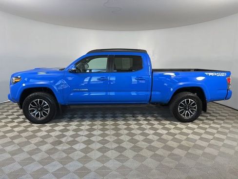 Used 2021 Toyota Tacoma TRD Sport w/ TRD Premium Sport Package AWD/4WD image 4