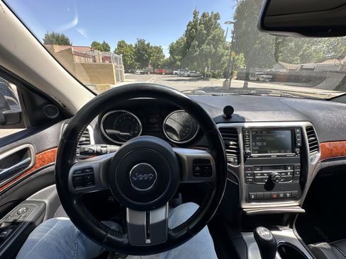 Used 2013 Jeep Grand Cherokee Limited image 17