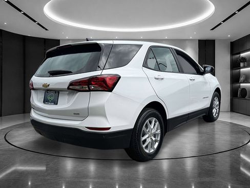 Certified 2023 Chevrolet Equinox LS w/ Driver Confidence II Package AWD/4WD image 5