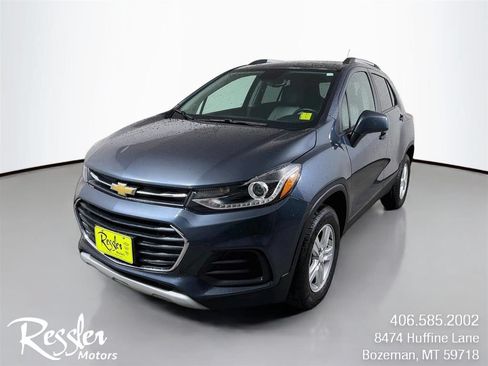 Used 2022 Chevrolet Trax LT w/ Premium Seat Package AWD/4WD image 1