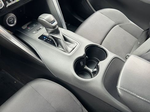 Used 2023 Toyota Venza LE image 20