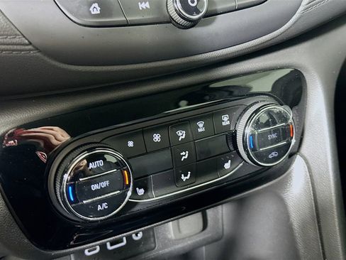 Used 2023 Buick Encore GX Select FWD image 27