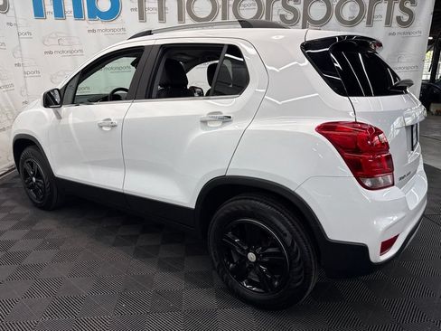 Used 2018 Chevrolet Trax LT w/ LT Convenience Package AWD/4WD image 3
