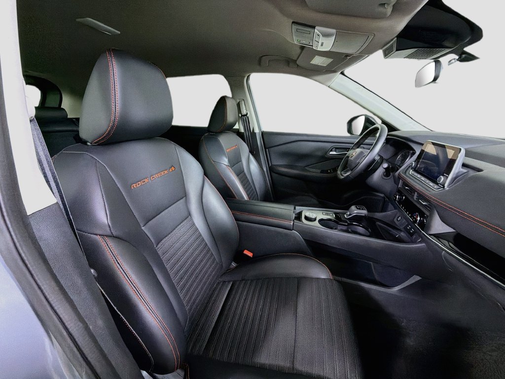 Used 2025 Nissan Rogue SV AWD/4WD image 30