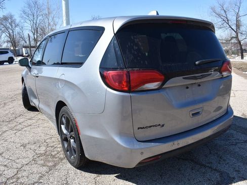 Used 2019 Chrysler Pacifica Touring Plus w/ S Appearance Package image 5