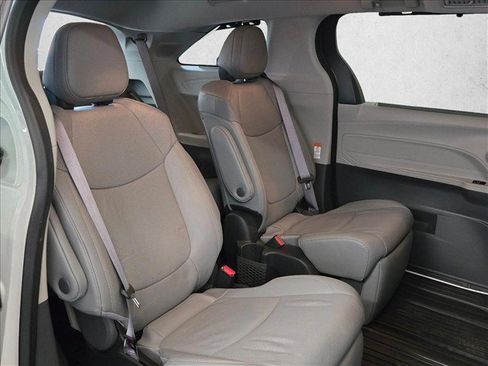 Used 2023 Toyota Sienna Limited AWD/4WD image 24