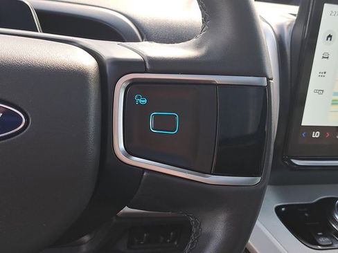 Certified 2025 Ford Expedition Active image 26