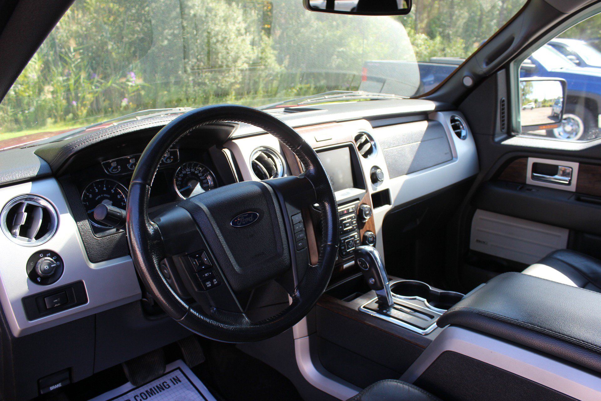 Used 2014 Ford F150 Lariat w/ Equipment Group 502A Luxury AWD/4WD image 18