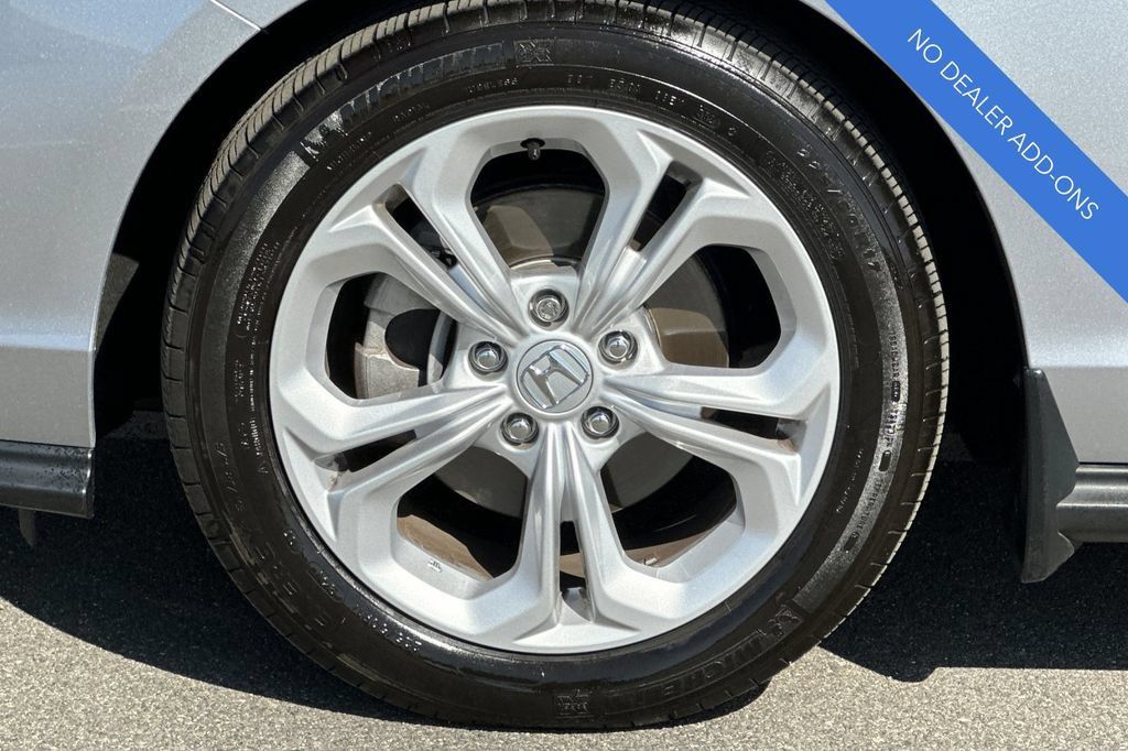 Certified 2025 Honda Accord LX image 30