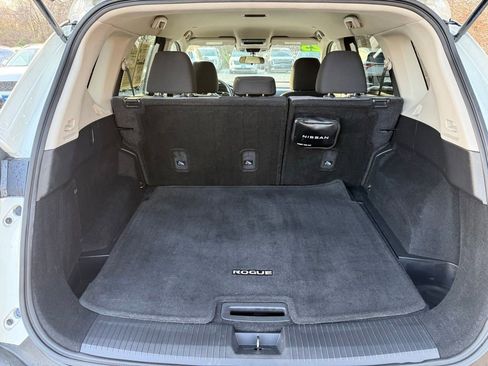 Used 2023 Nissan Rogue SV image 16