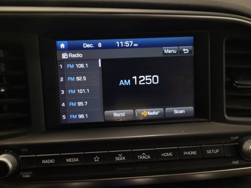 Used 2019 Hyundai Elantra SEL image 25