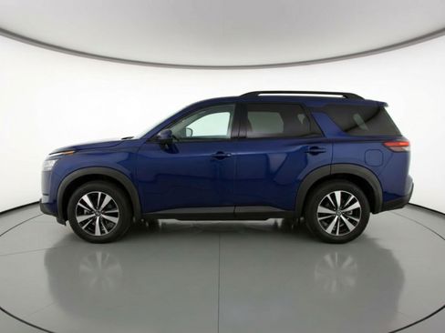 Used 2025 Nissan Pathfinder SV AWD/4WD image 5