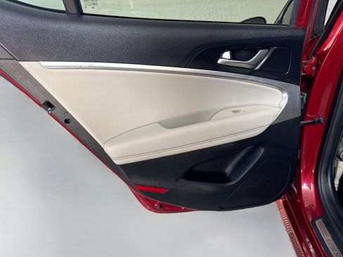 Used 2020 Genesis G70 2.0T image 26