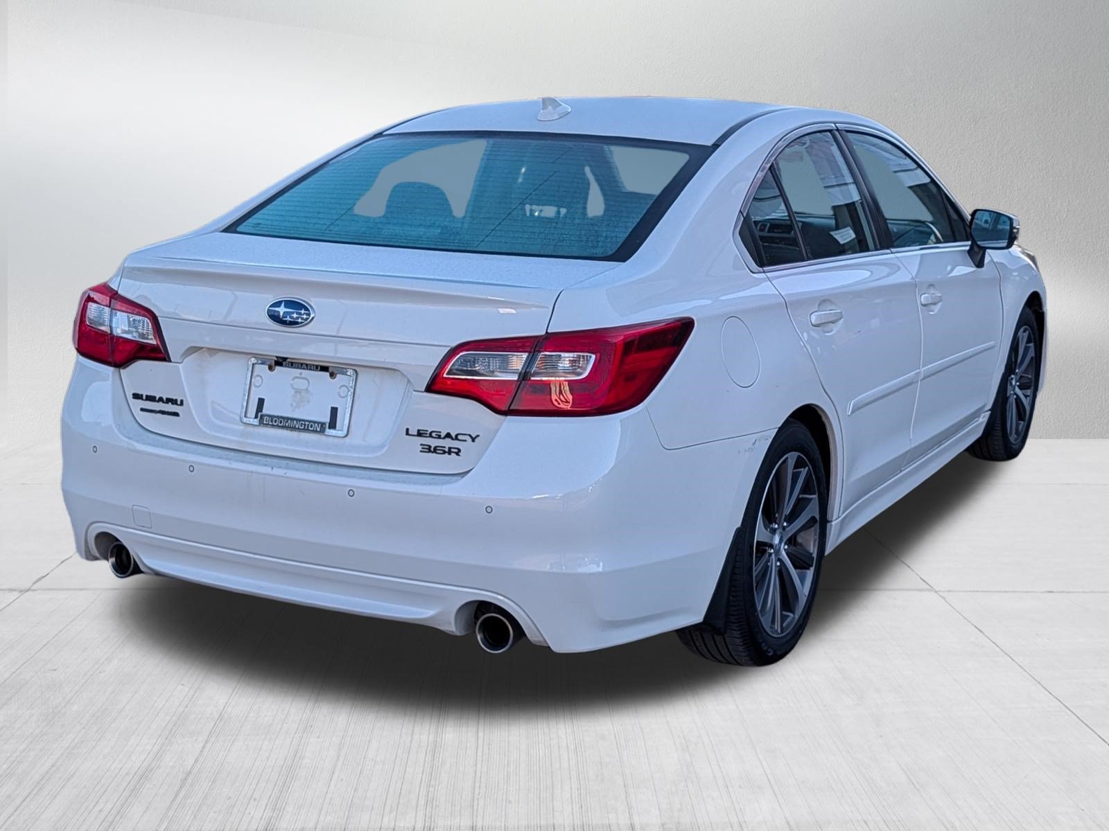 Used 2017 Subaru Legacy 3.6R Limited AWD/4WD image 5
