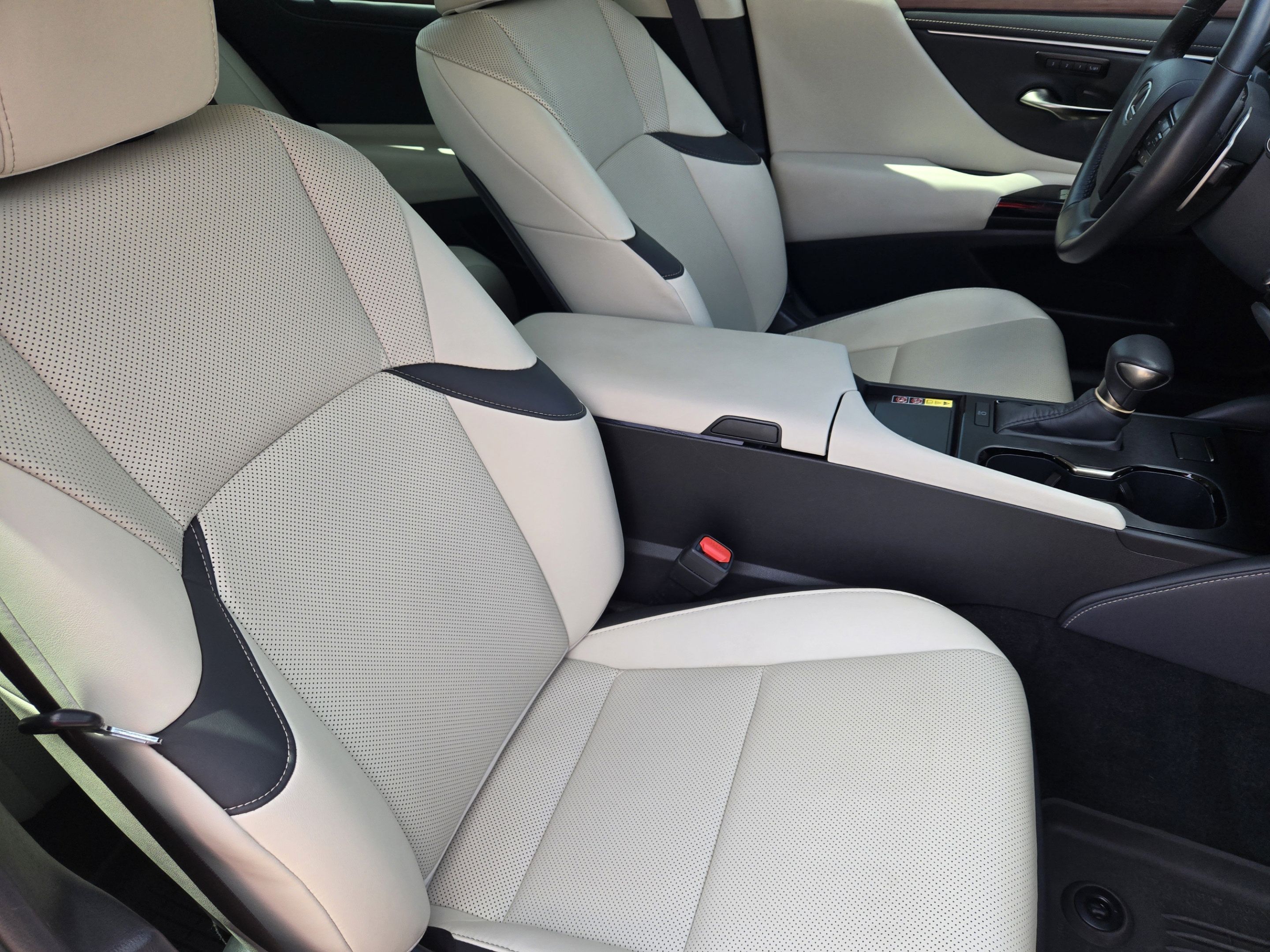 Certified 2025 Lexus ES 350 w/ Premium Package FWD image 10