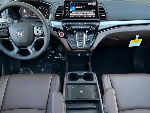 New 2026 Honda Odyssey Touring image 13