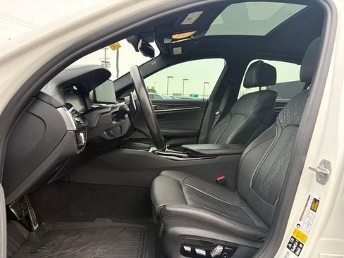 Used 2022 BMW M550i xDrive w/ Executive Package image 15