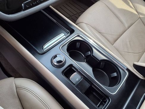 Used 2020 Lincoln Corsair AWD w/ Premium Package image 28