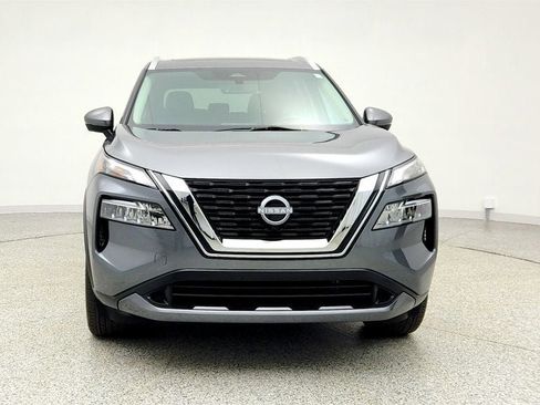 Used 2023 Nissan Rogue SL image 2