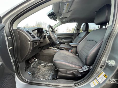 Used 2025 Mitsubishi Outlander Sport AWD image 10