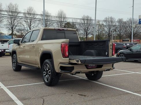 Used 2023 GMC Sierra 1500 AT4 w/ Technology Package image 9