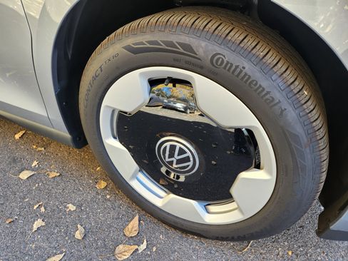 New 2025 Volkswagen ID. Buzz Pro S image 30