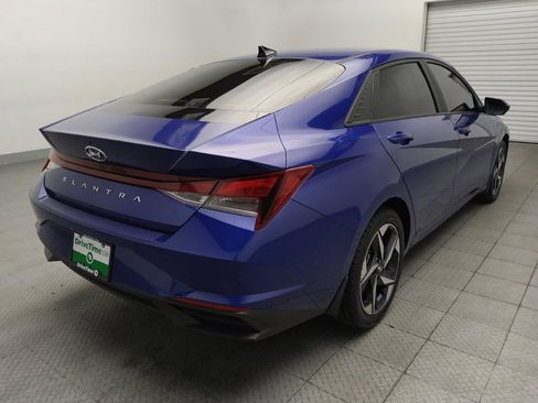 Used 2023 Hyundai Elantra SEL w/ Convenience Package FWD image 9