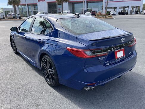 Used 2025 Toyota Camry XSE FWD image 3