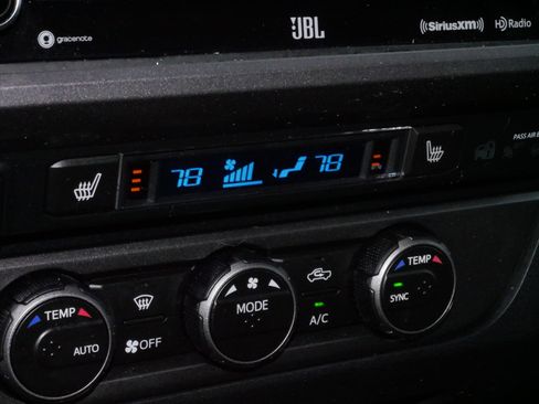 Used 2023 Toyota Tacoma TRD Sport image 29