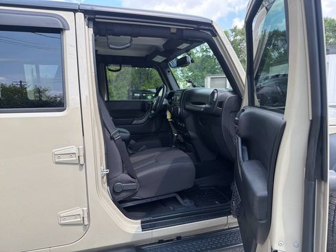 Used 2018 Jeep Wrangler Unlimited Sport S AWD/4WD image 27