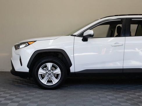 Used 2019 Toyota RAV4 XLE w/ Carpet Mat Package AWD/4WD image 8
