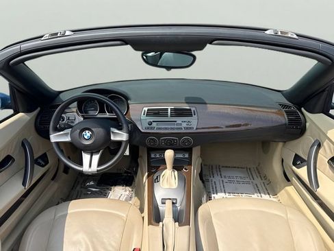 Used 2003 BMW Z4 2.5i RWD image 12