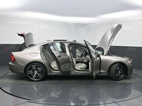 Used 2021 Volvo S60 T8 Inscription w/ Climate Package image 36