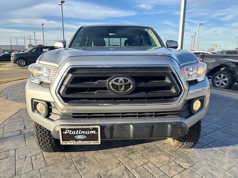 Used 2020 Toyota Tacoma SR5 image 7