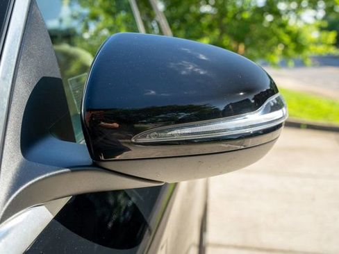 Used 2021 Mercedes-Benz GLC 300 4MATIC image 11