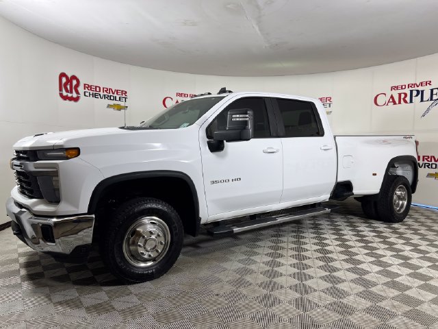 Used 2024 Chevrolet Silverado 3500 LT w/ Convenience Package AWD/4WD image 3
